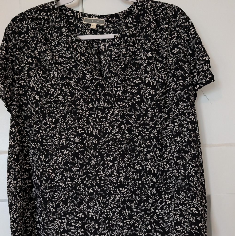 Pleione Polyester Black & White Floral Top